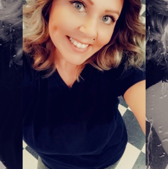 Meet your Posher, Charlotte - Picture 5 of 5